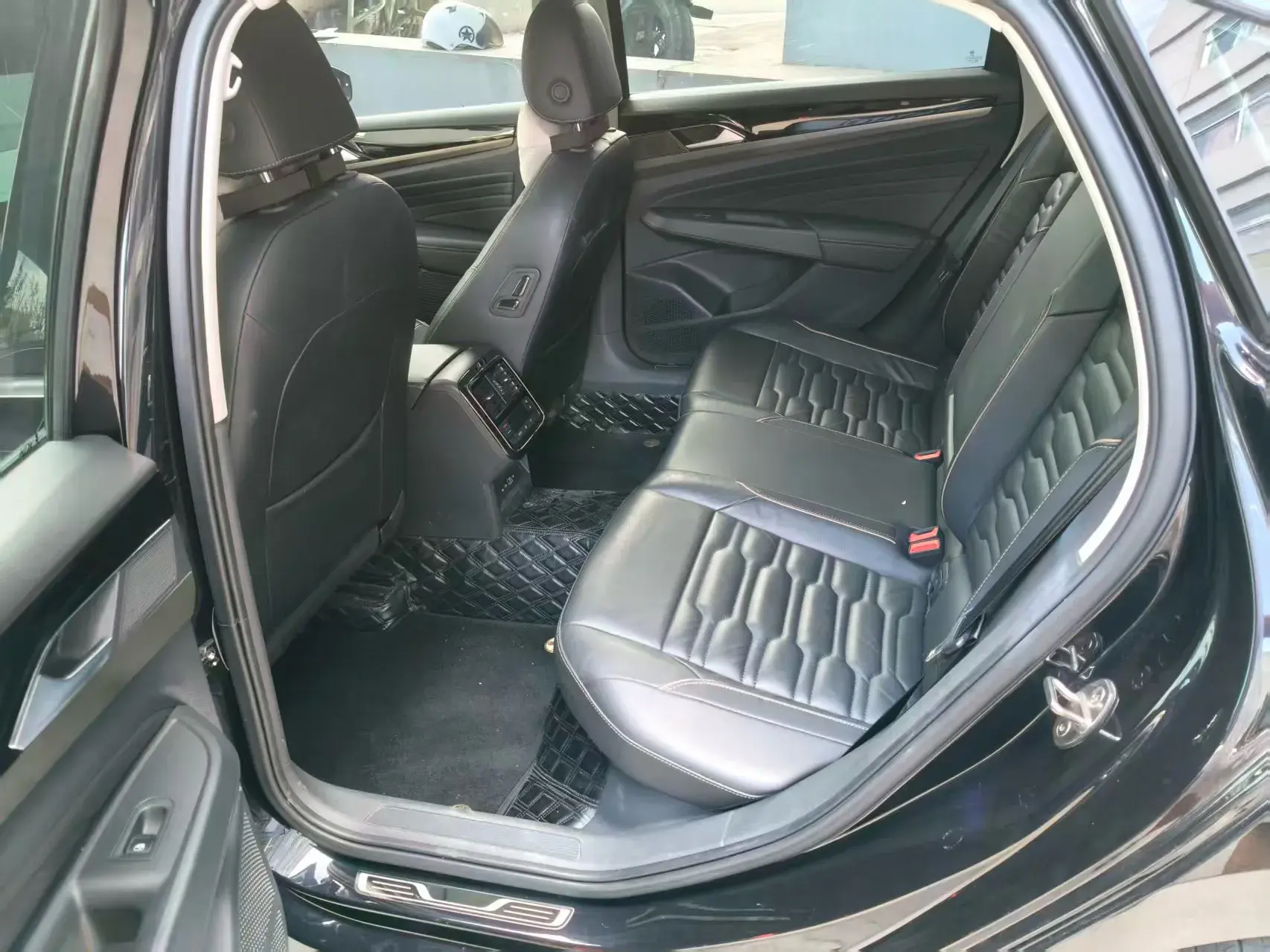 2020 VOLKSWAGEN PASSAT thumbnail 4