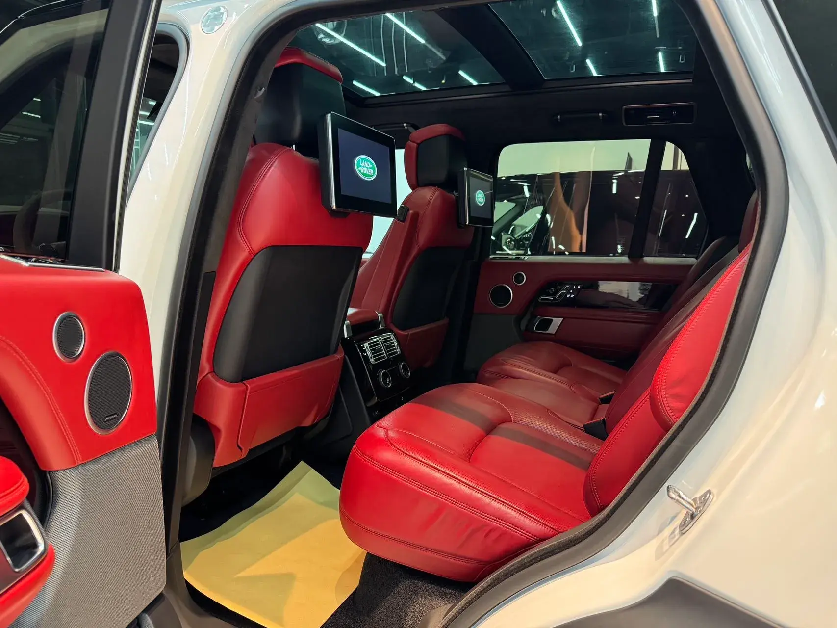 2012 LAND ROVER thumbnail 4