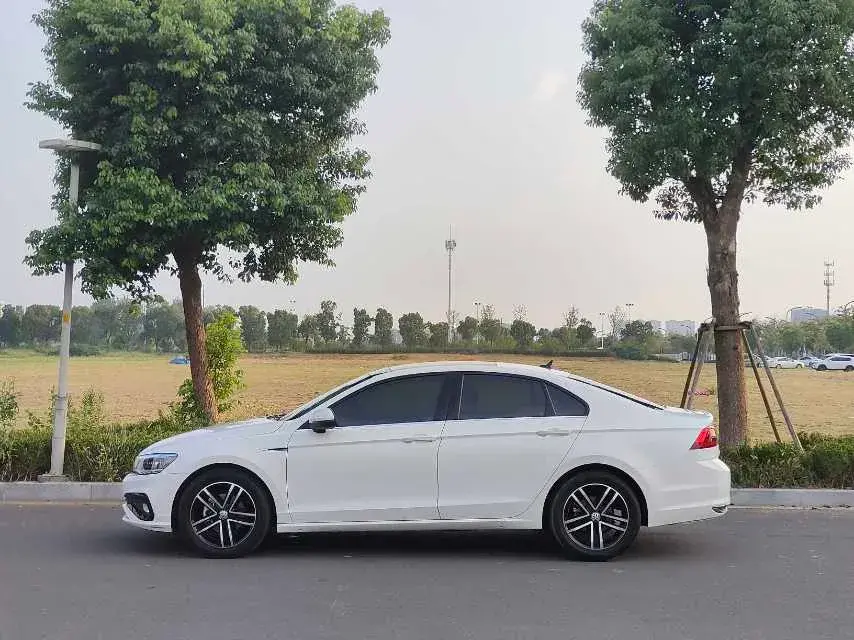 2021 VOLKSWAGEN LAMANDO thumbnail 2