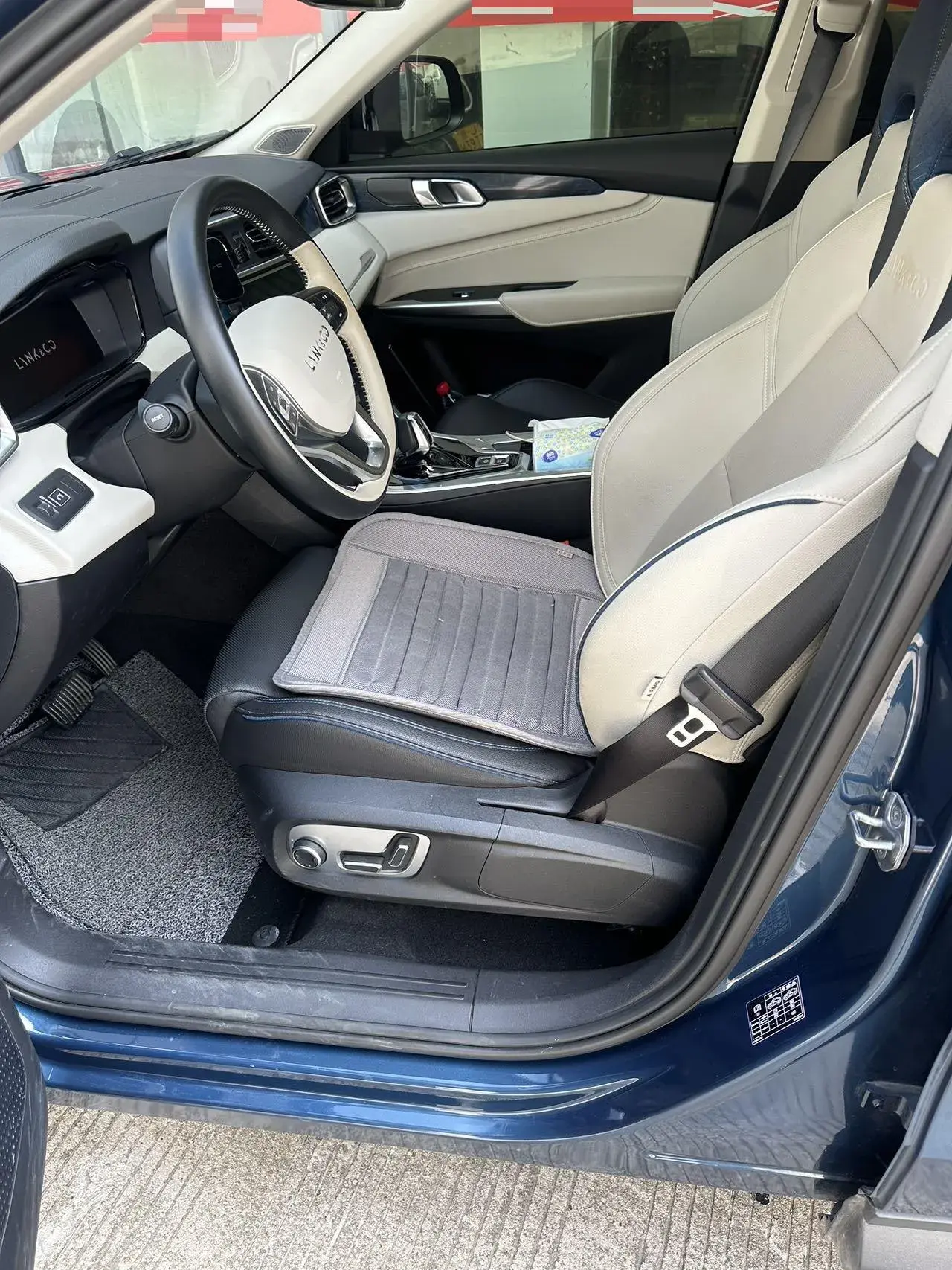 2019 LYNK&CO 01 thumbnail 2