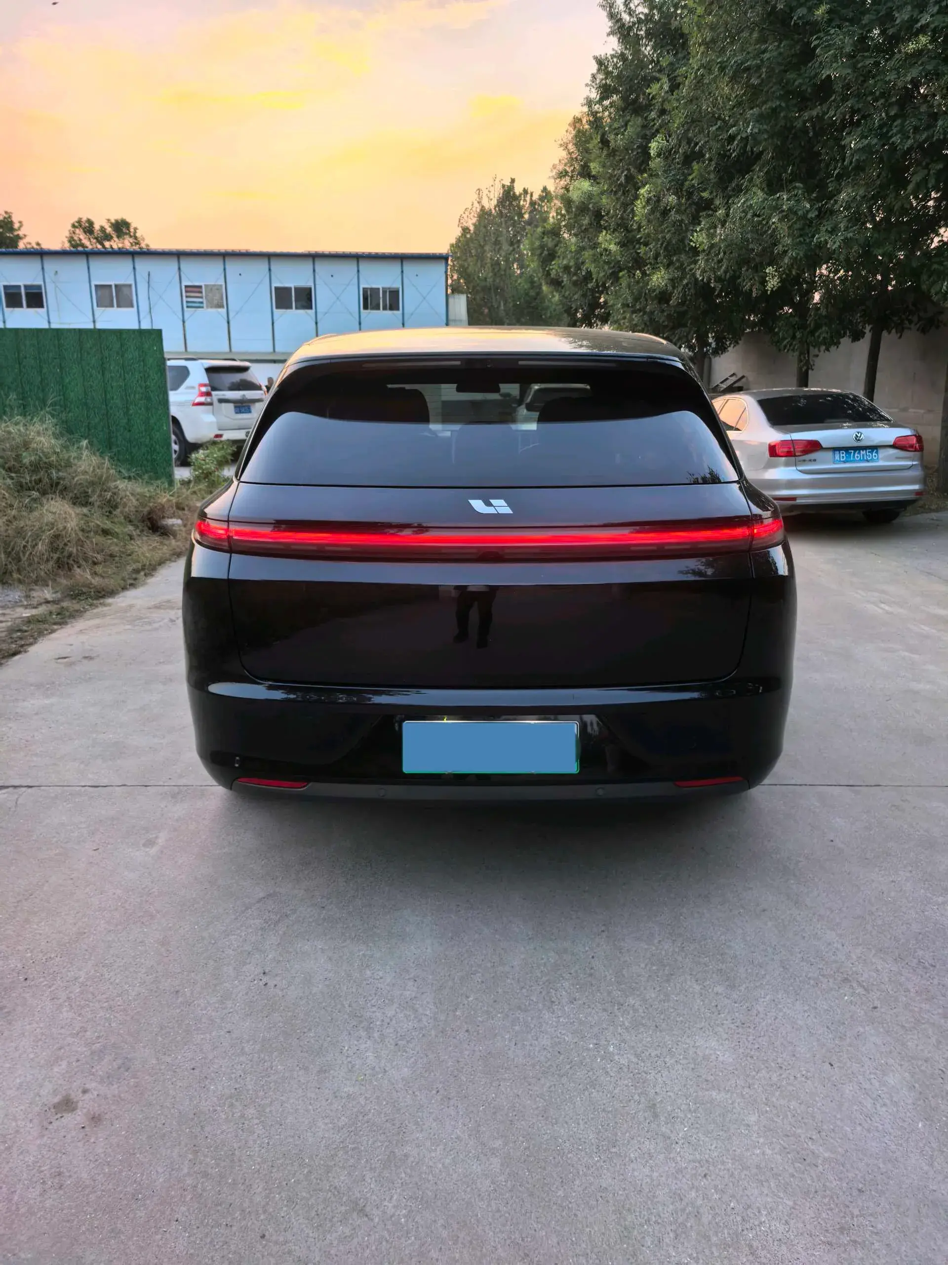 2023 LI L7 thumbnail 4