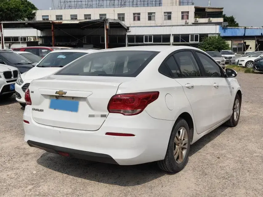 2019 CHEVROLET CAVALIER thumbnail 3