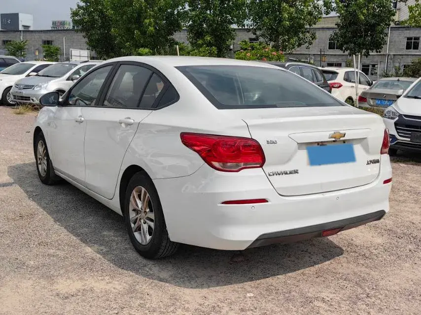 2019 CHEVROLET CAVALIER thumbnail 4