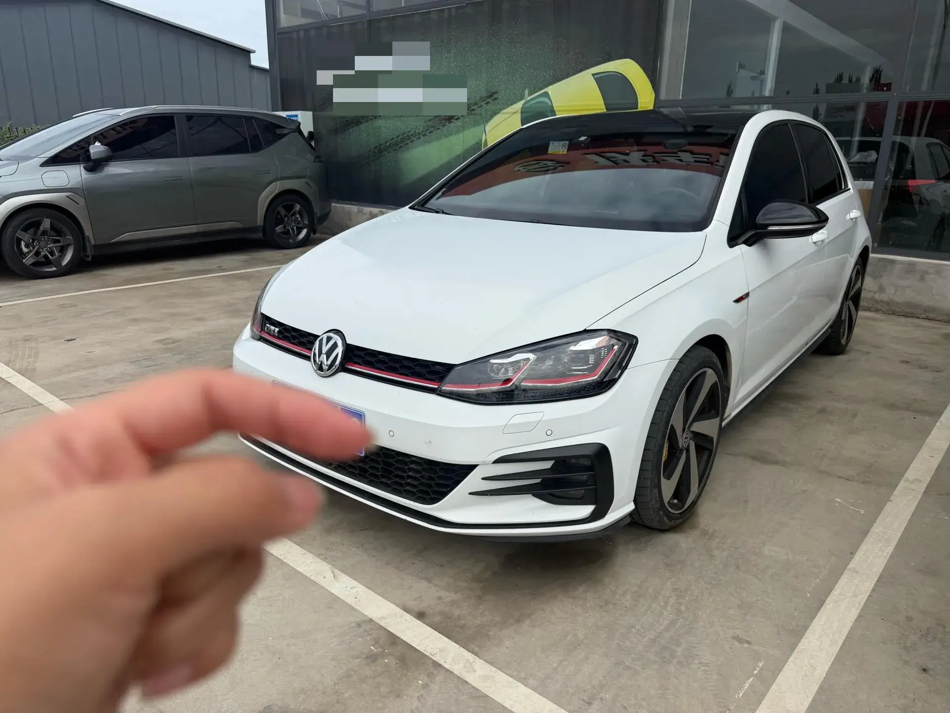 2018 VOLKSWAGEN GOLFGTI view 1