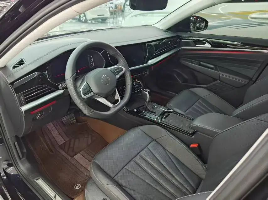 2025 VOLKSWAGEN PASSAT thumbnail 4