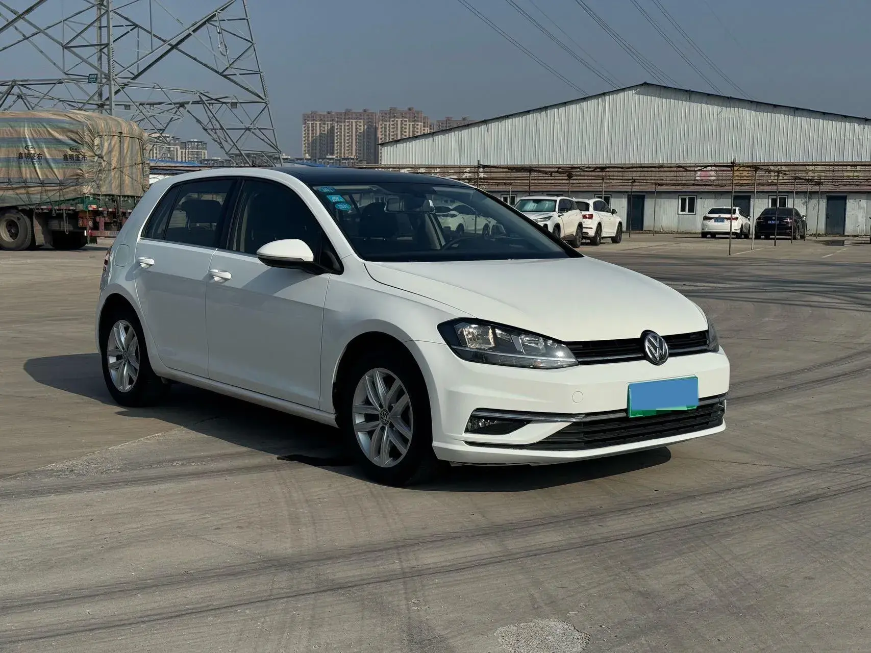 2019 VOLKSWAGEN GOLF thumbnail 3