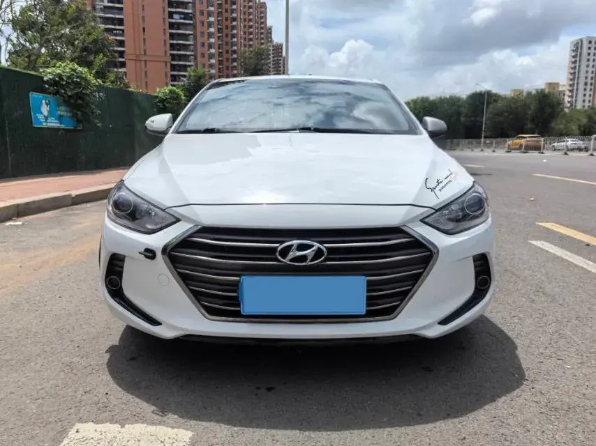2018 HYUNDAI ELANTRA thumbnail 2
