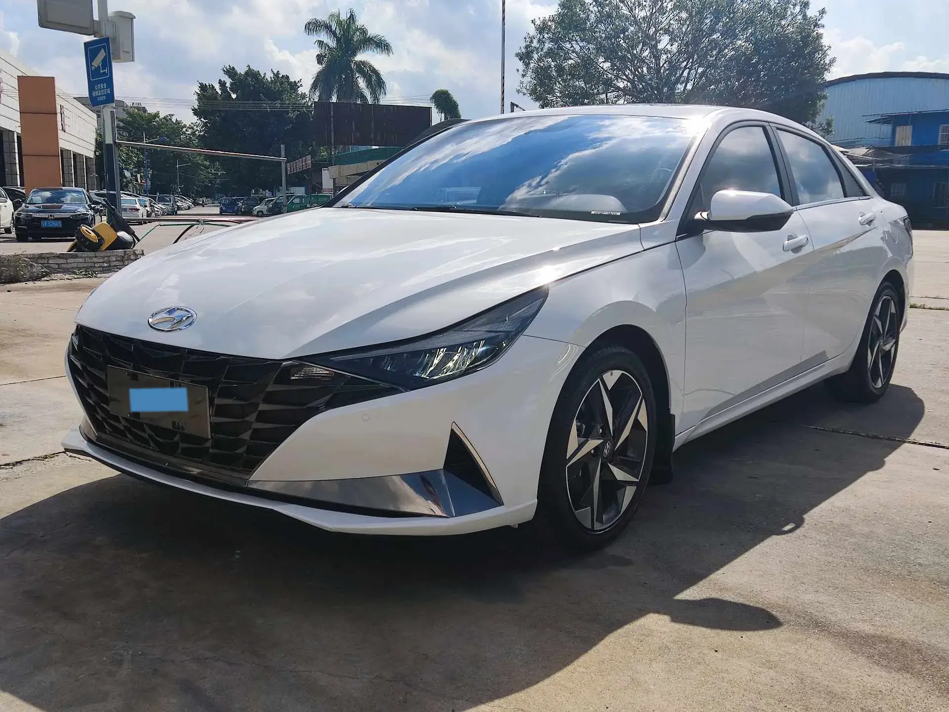 2021 HYUNDAI ELANTRA view 1