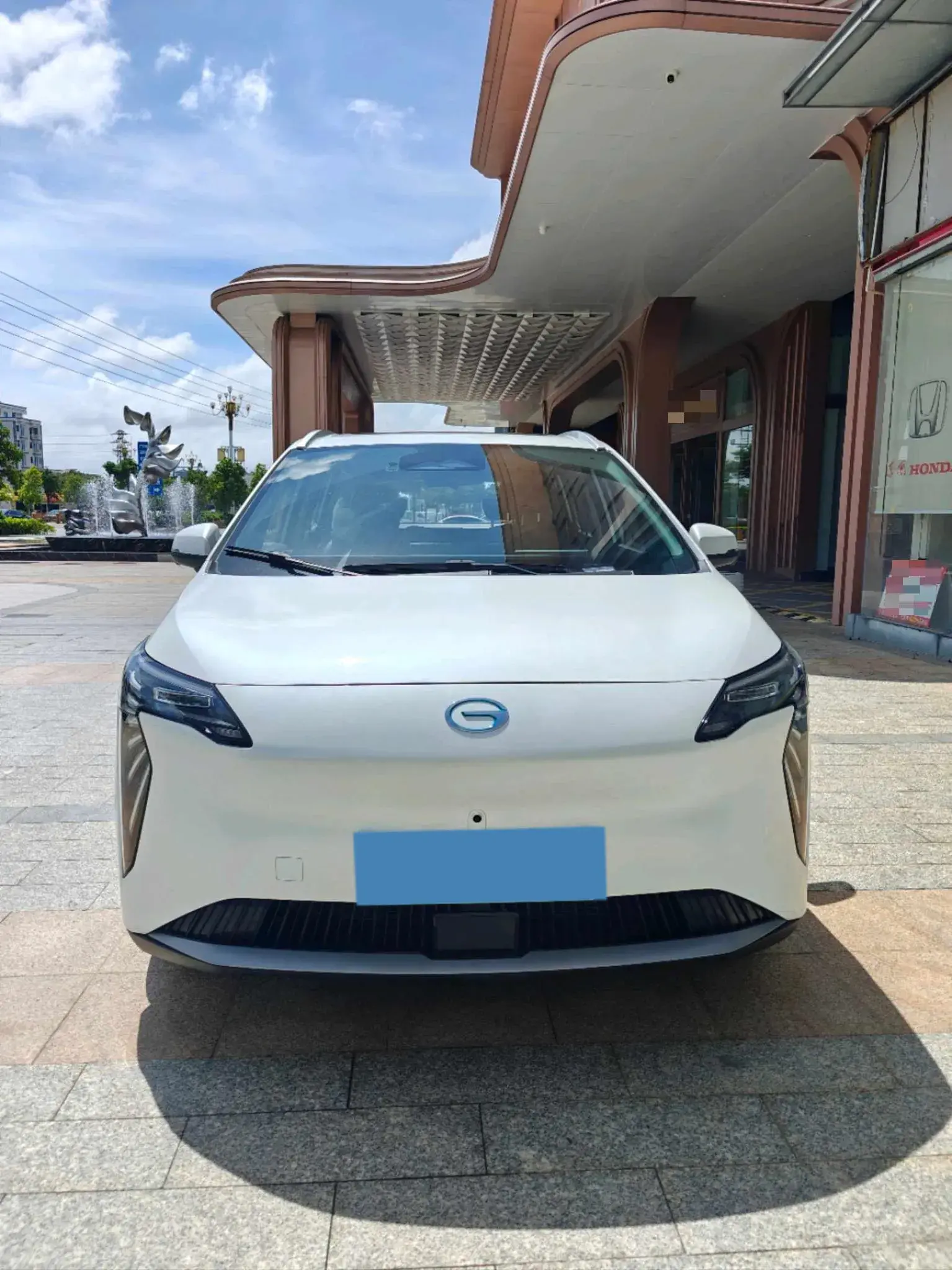 2024 AION Y thumbnail 2