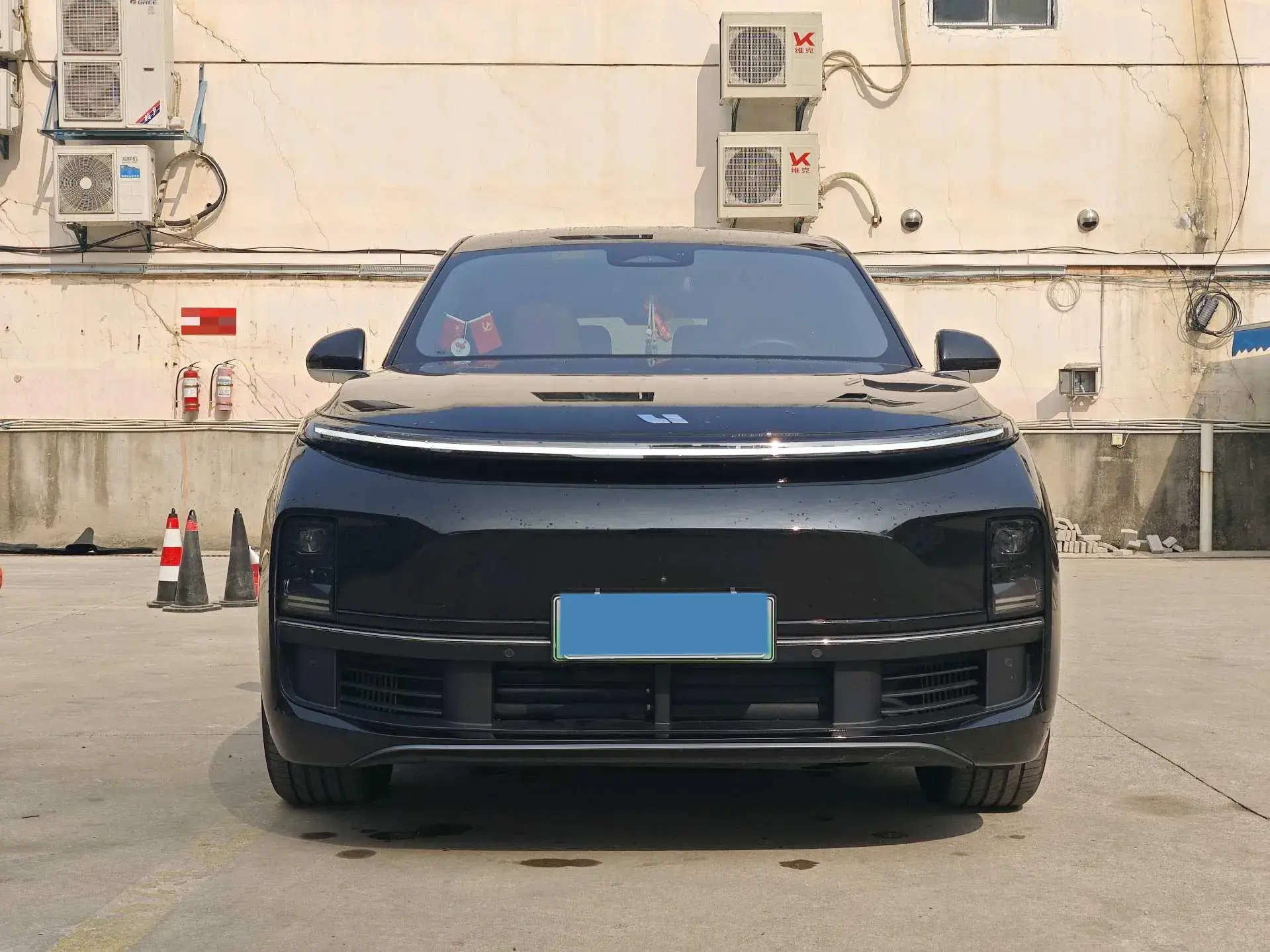 2023 LI L8 thumbnail 3