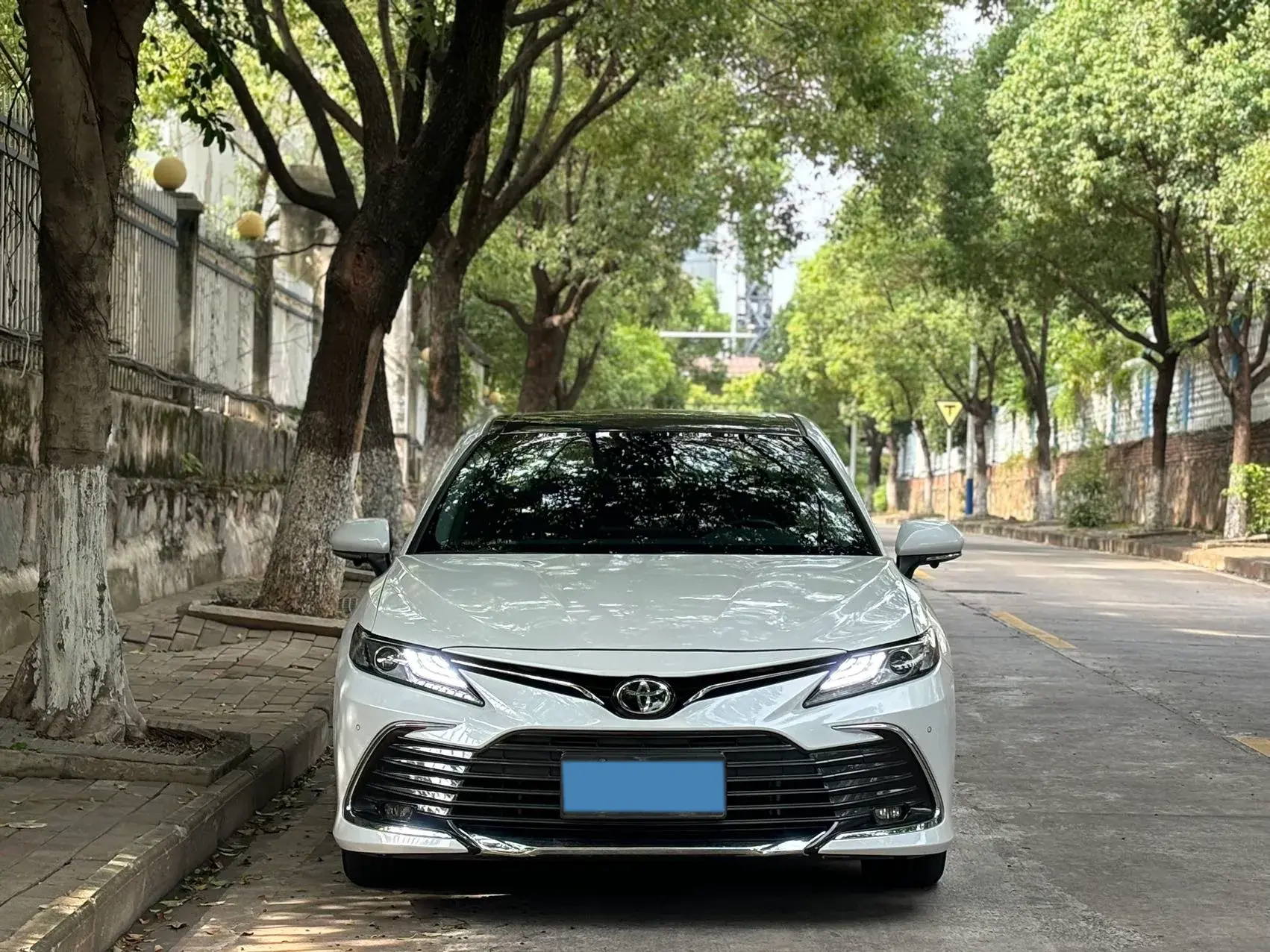 2023 TOYOTA CAMRY thumbnail 2