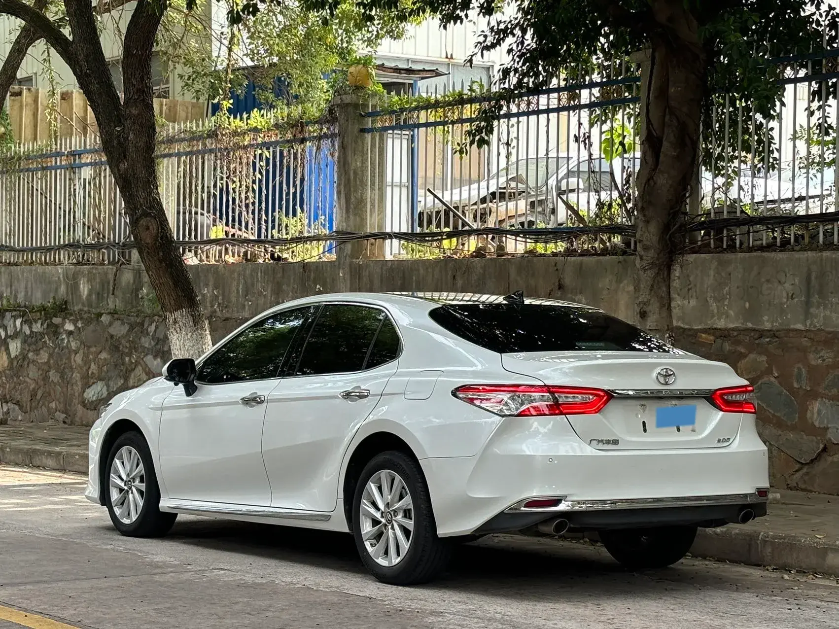 2023 TOYOTA CAMRY thumbnail 3