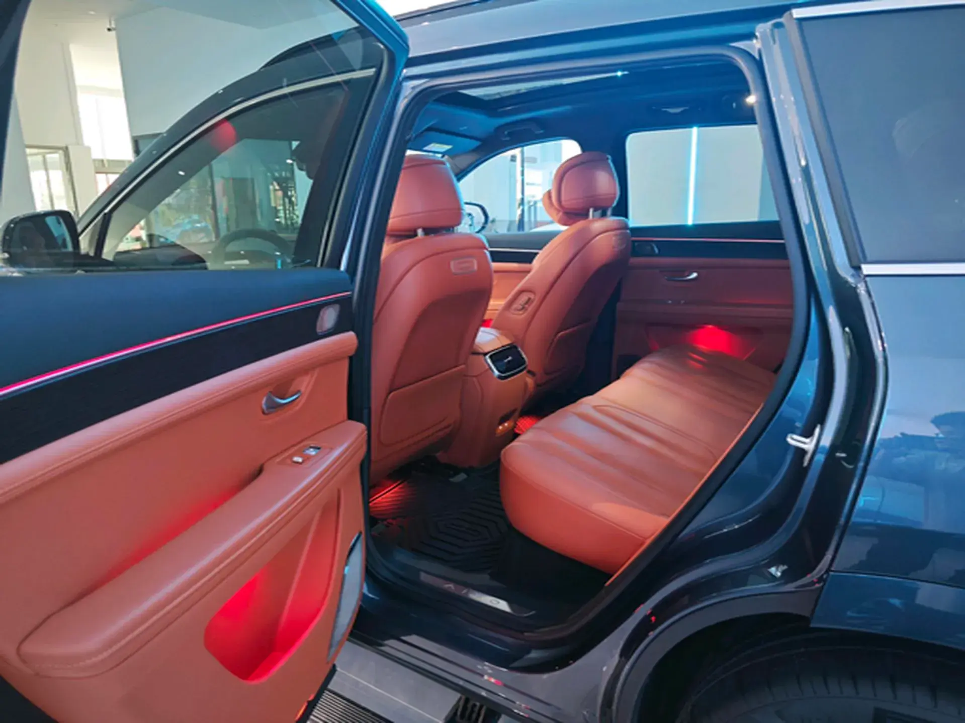 2024 AITO AITO thumbnail 3