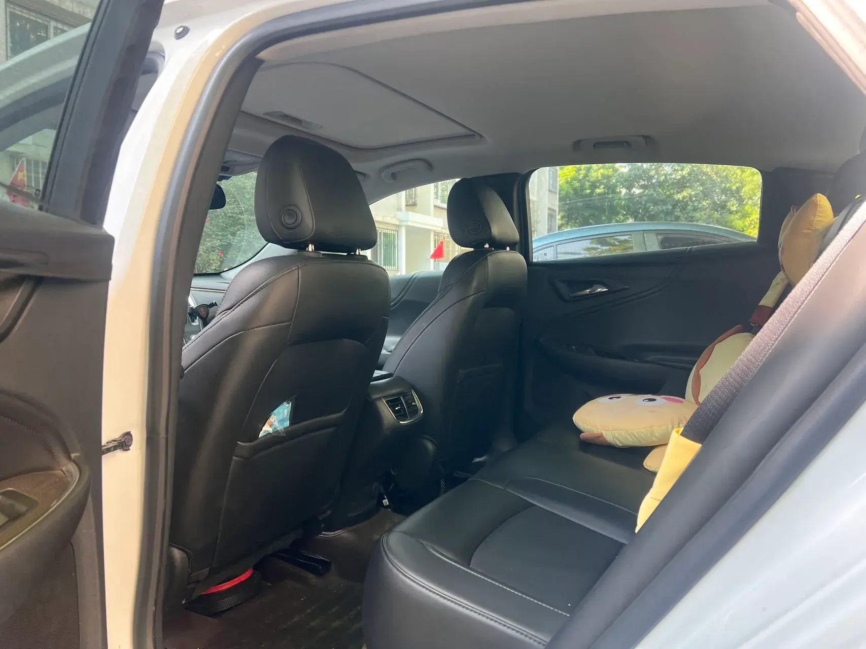 2018 CHEVROLET MALIBU thumbnail 4