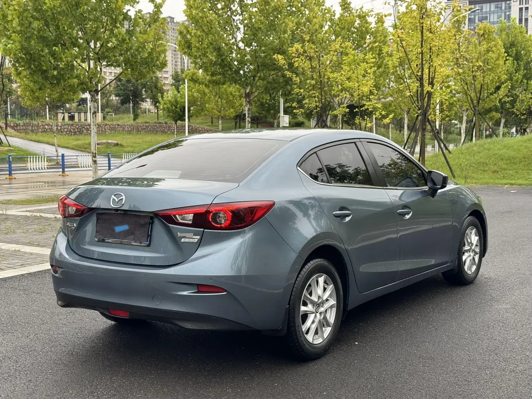 2017 MAZDA 3 thumbnail 2