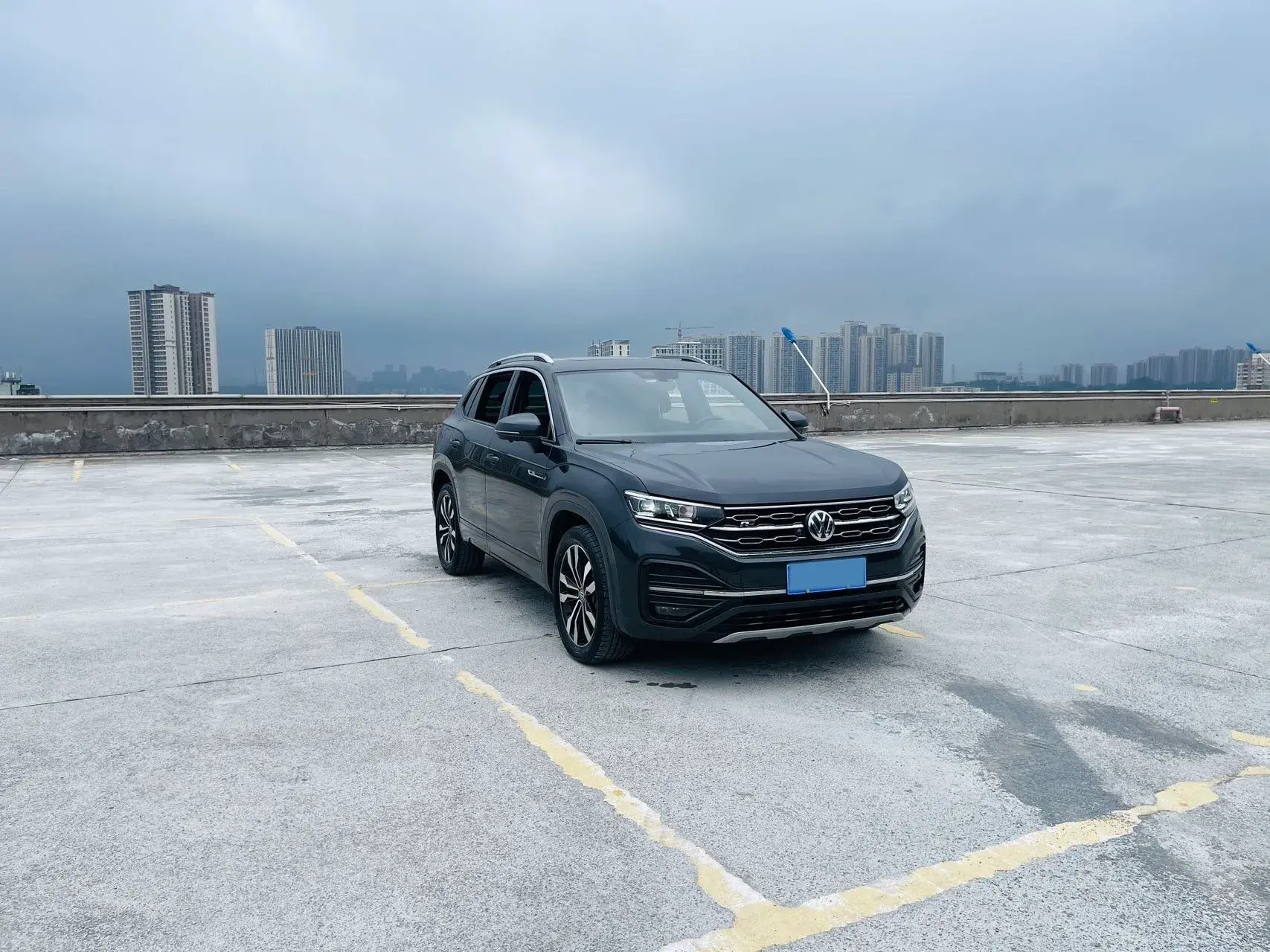 2020 VOLKSWAGEN TAYRON thumbnail 3