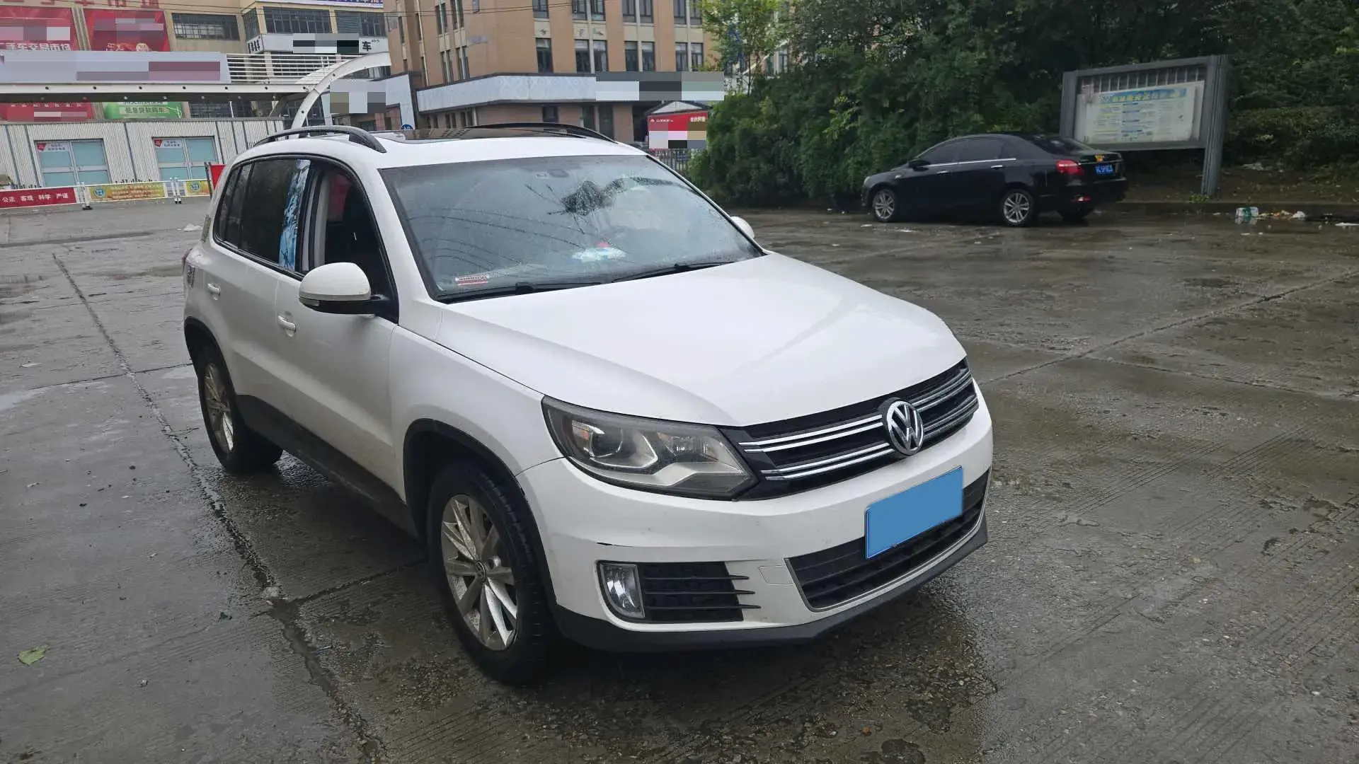 2016 VOLKSWAGEN TIGUAN thumbnail 2