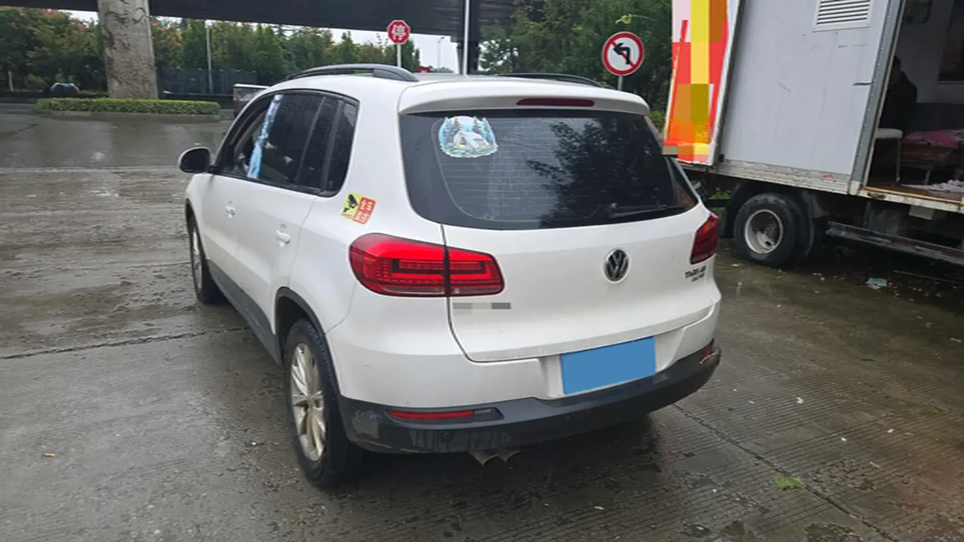 2016 VOLKSWAGEN TIGUAN thumbnail 4