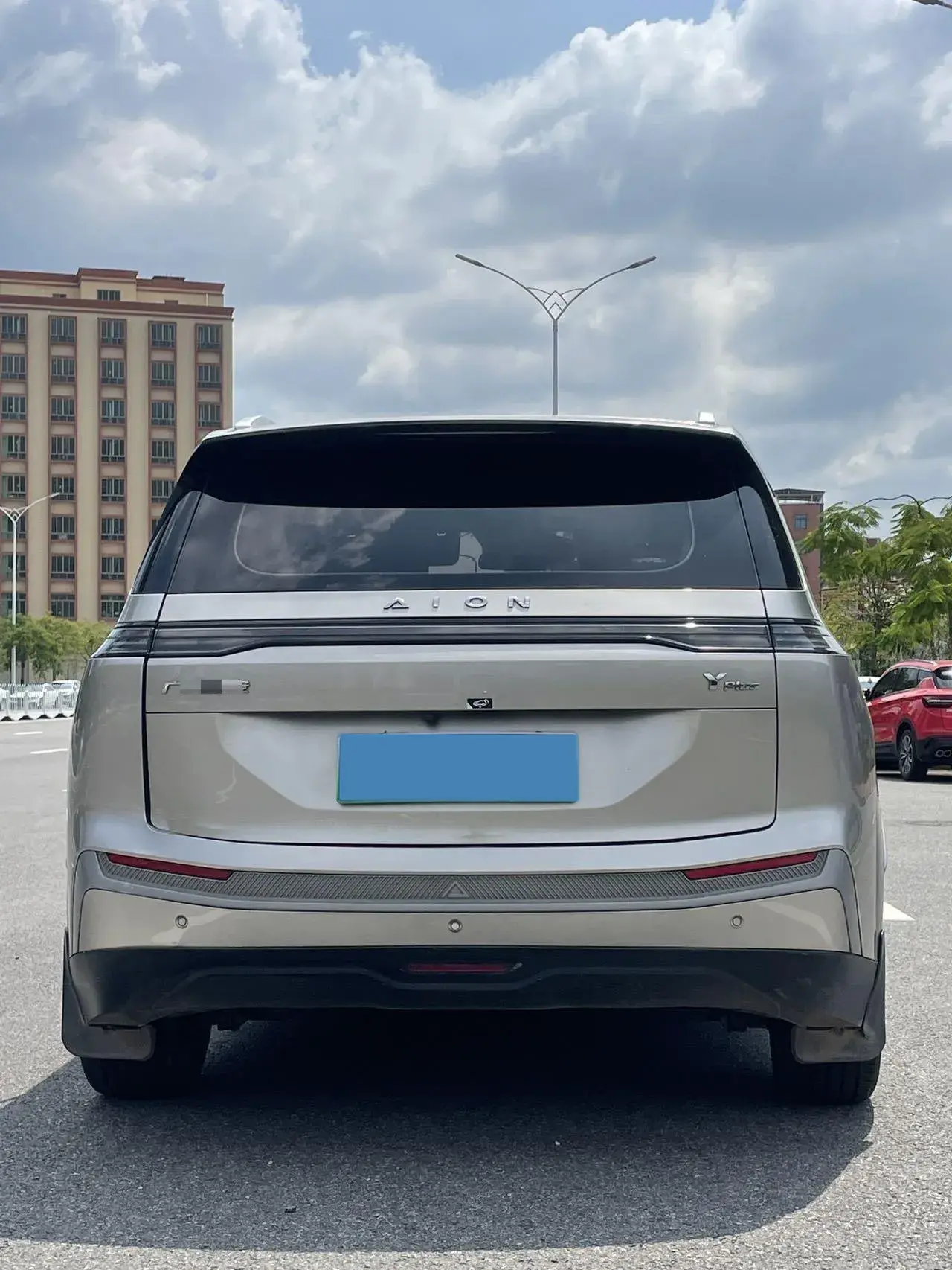 2023 AION Y thumbnail 4