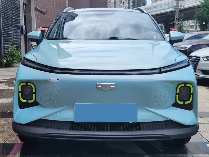 2022 GEOMETRY E thumbnail 2