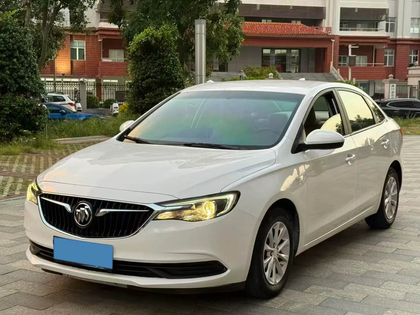 2019 BUICK EXCELLE view 1