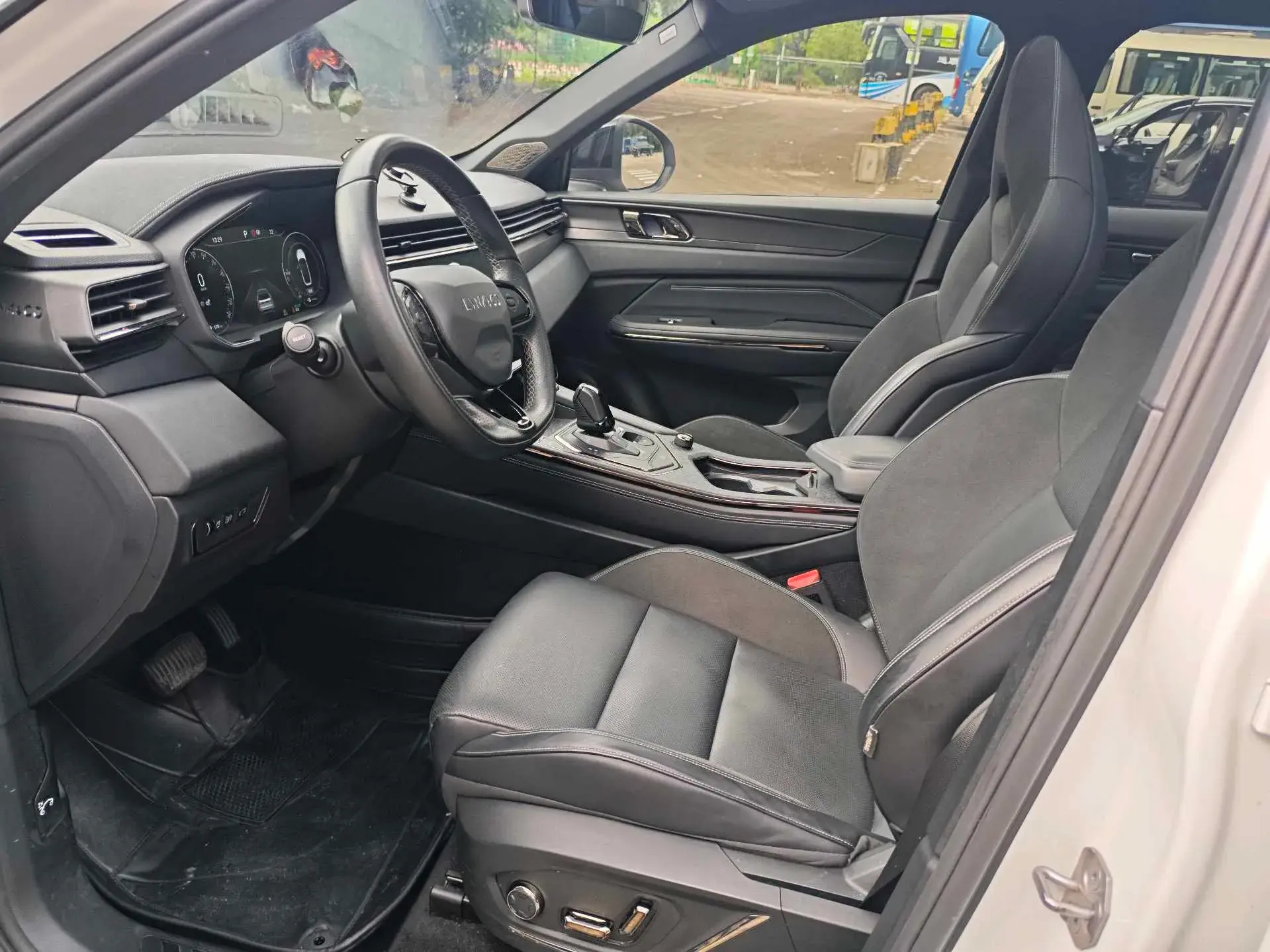 2021 LYNK&CO 01 thumbnail 4