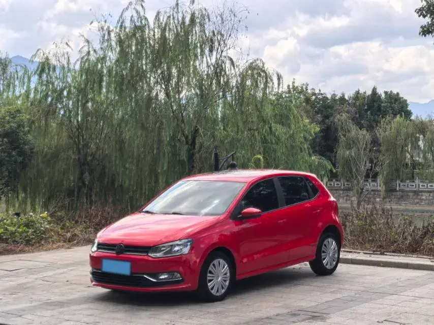 2018 VOLKSWAGEN POLO view 1