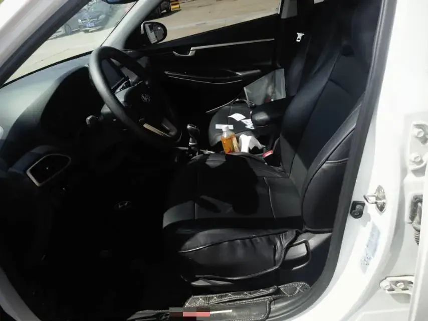 2017 HYUNDAI CELESTA thumbnail 4