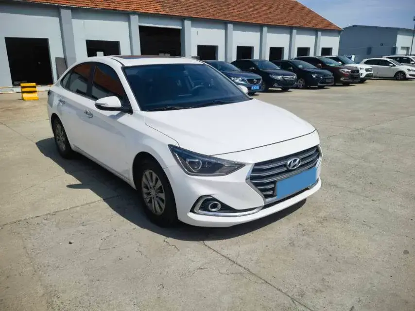 2017 HYUNDAI CELESTA thumbnail 2