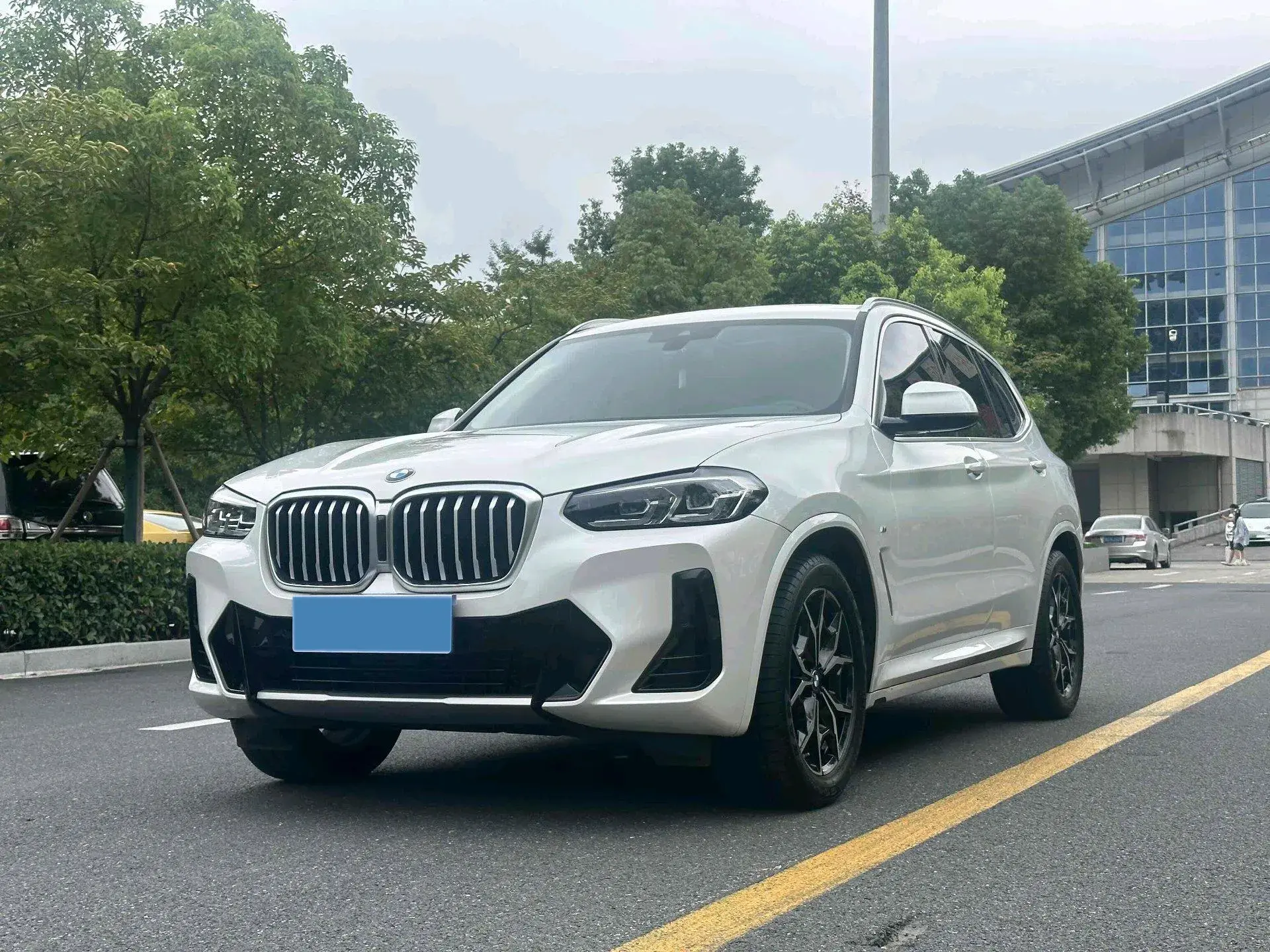 2022 BMW X3 view 1