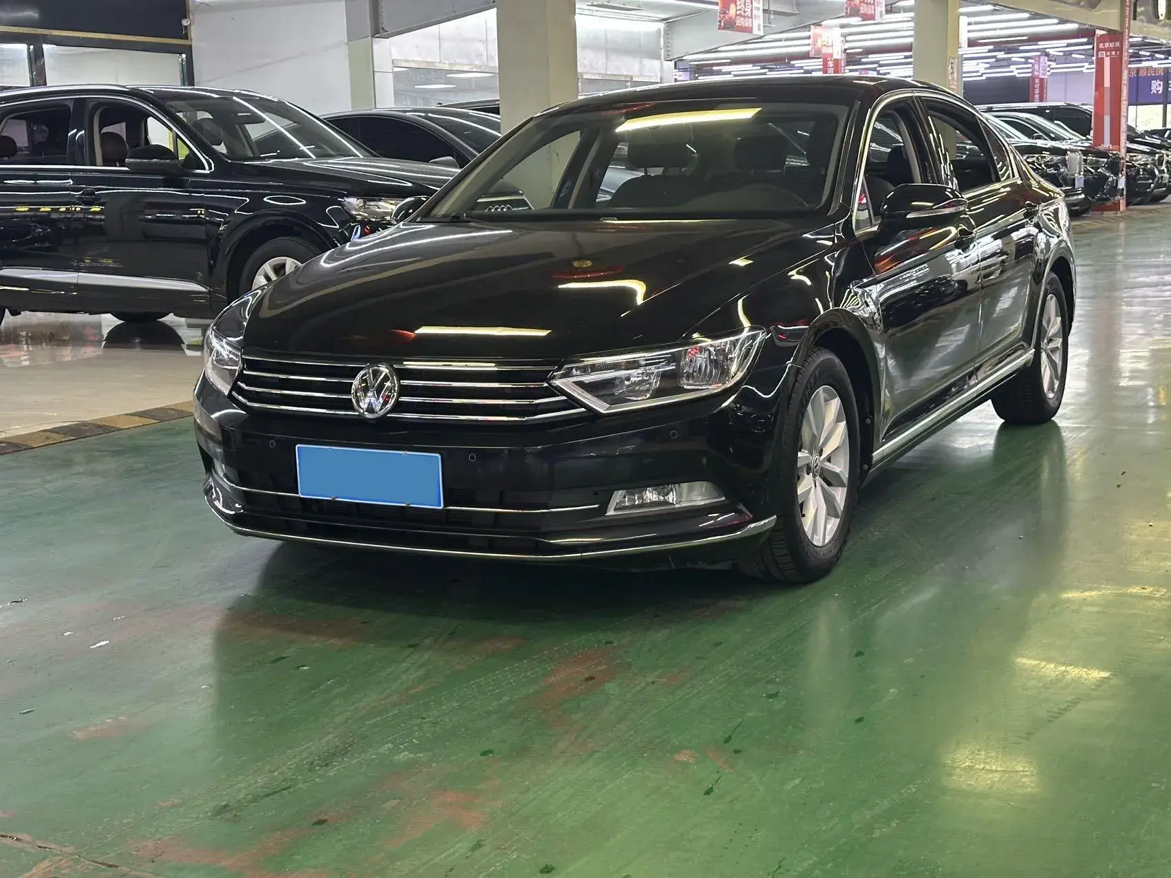 2019 VOLKSWAGEN MAGOTAN view 1