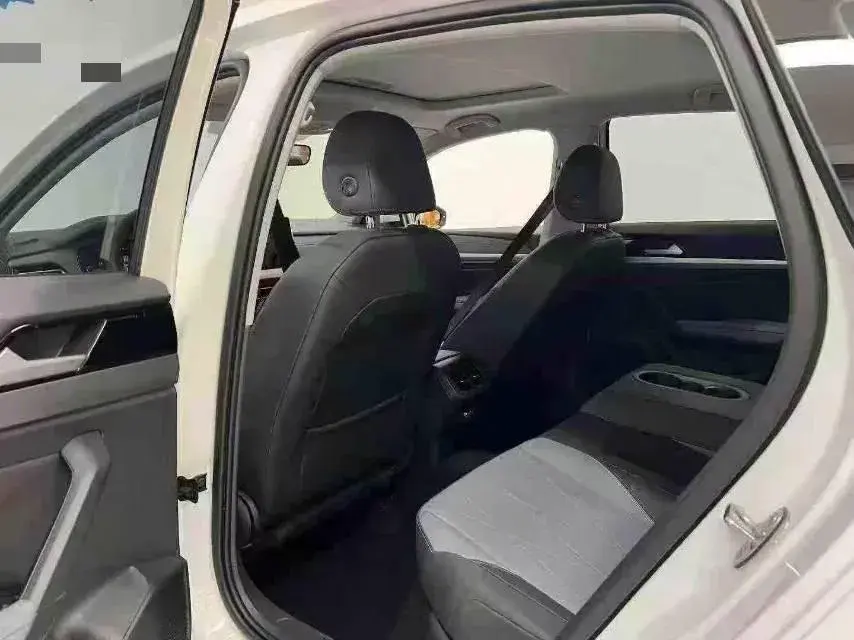 2024 VOLKSWAGEN LAVIDA thumbnail 4