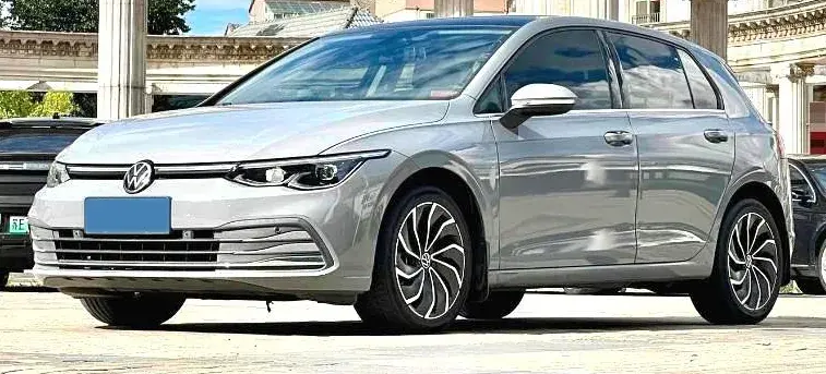 2023 VOLKSWAGEN GOLF view 1