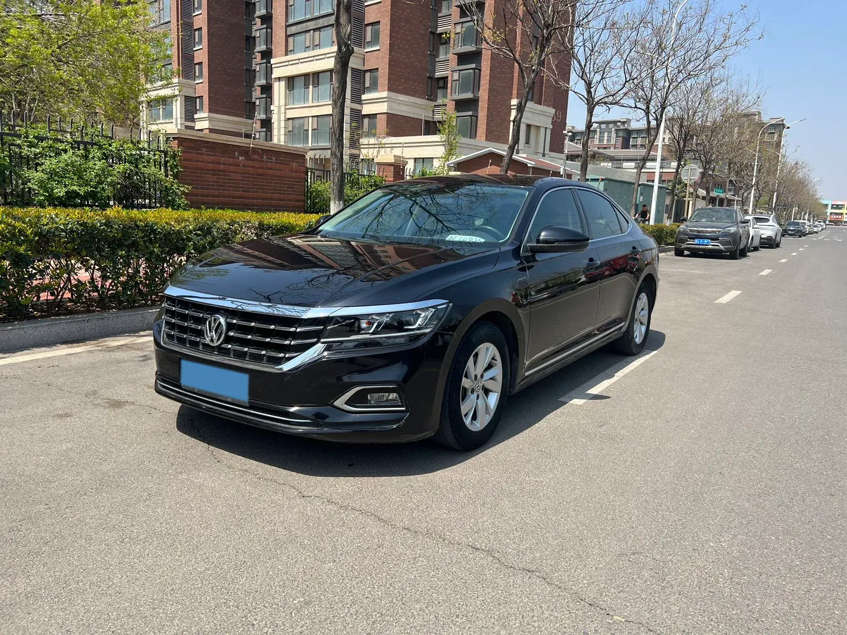 2019 VOLKSWAGEN PASSAT view 1