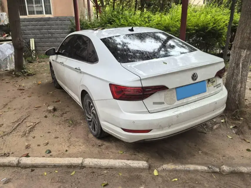 2021 VOLKSWAGEN SAGITAR thumbnail 4