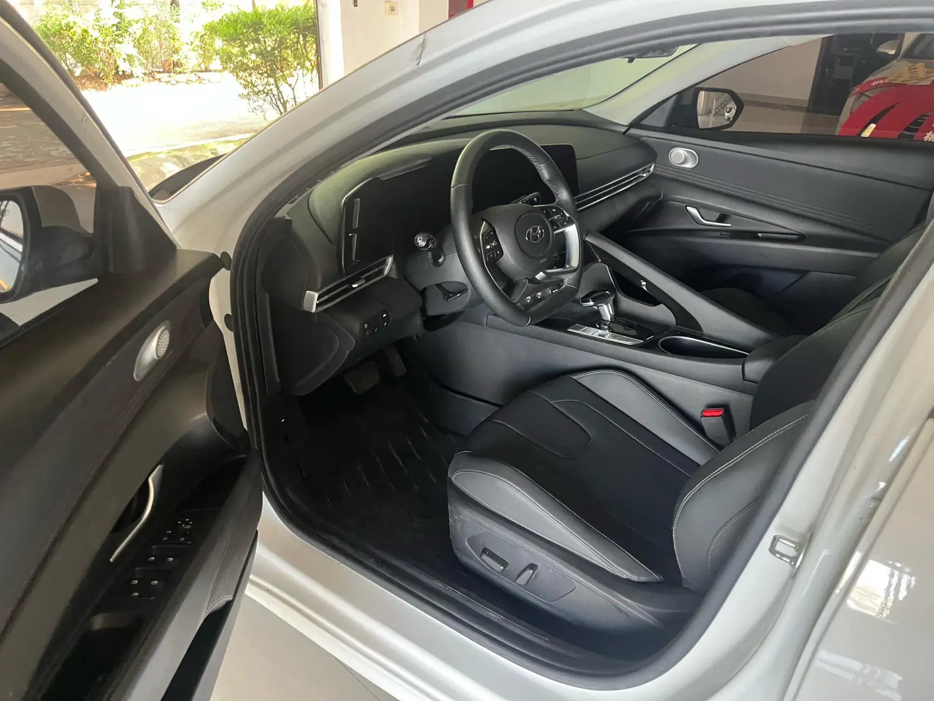 2021 HYUNDAI ELANTRA thumbnail 3