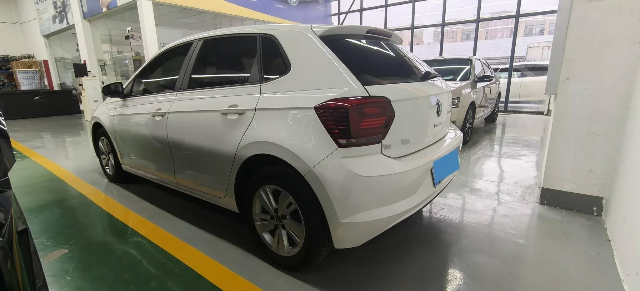 2021 VOLKSWAGEN POLO thumbnail 3