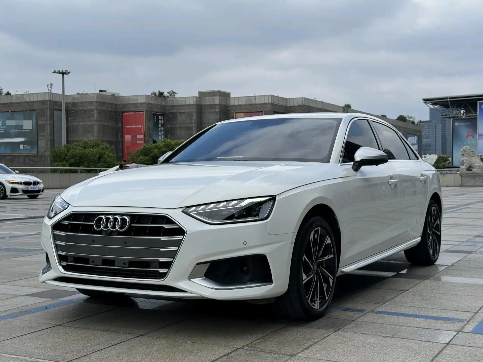 2020 AUDI A4L view 1