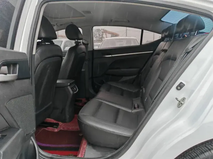 2019 HYUNDAI ELANTRA thumbnail 4