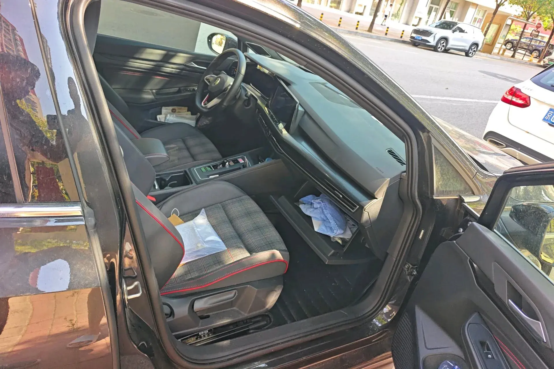 2021 VOLKSWAGEN GOLFGTI thumbnail 4