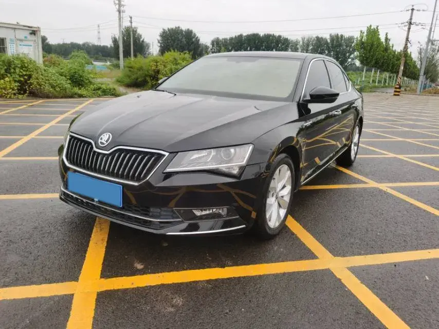 2018 SKODA SUPERB view 1