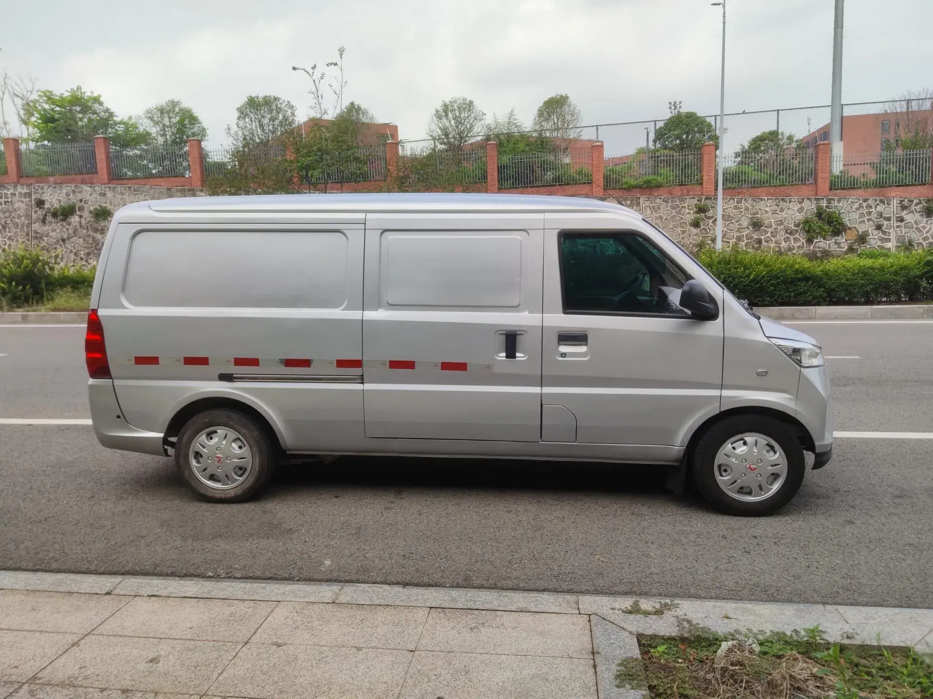 2020 WULING EV50 thumbnail 3