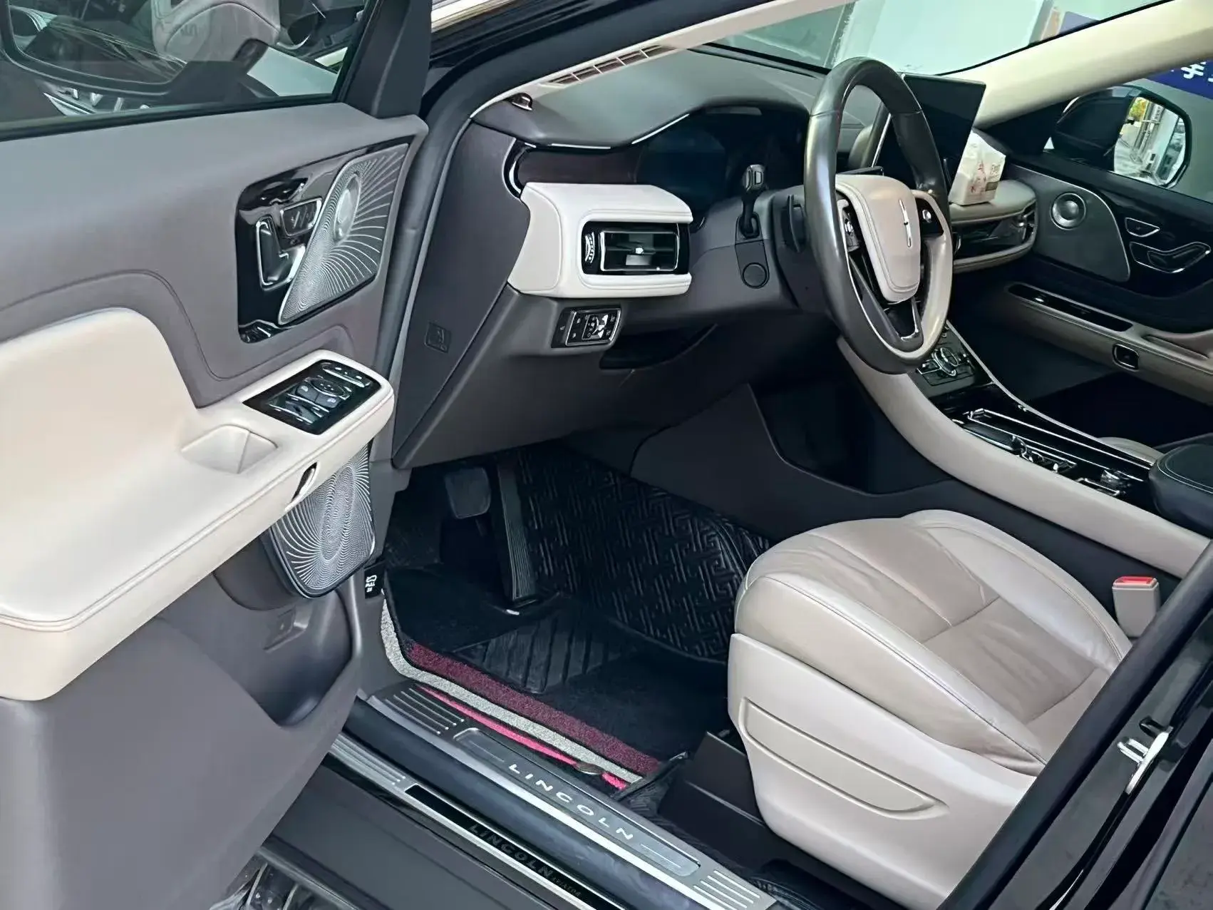 2021 LINCOLN AVIATOR thumbnail 4