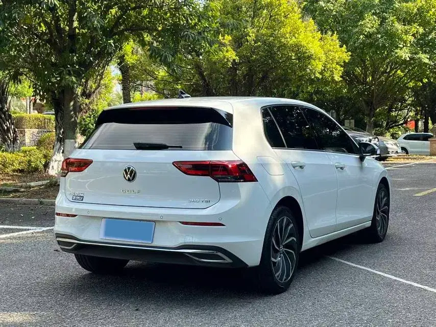 2021 VOLKSWAGEN GOLF thumbnail 4