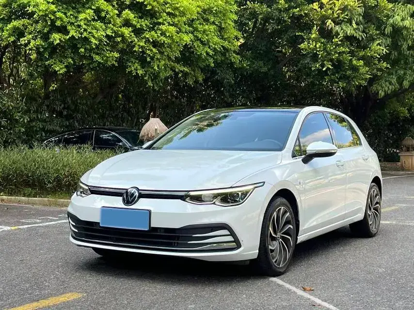 2021 VOLKSWAGEN GOLF view 1