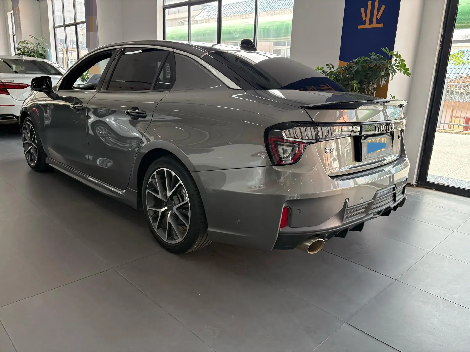 2022 LYNK&CO 03 thumbnail 4