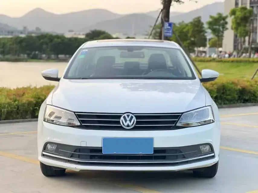 2018 VOLKSWAGEN SAGITAR thumbnail 2