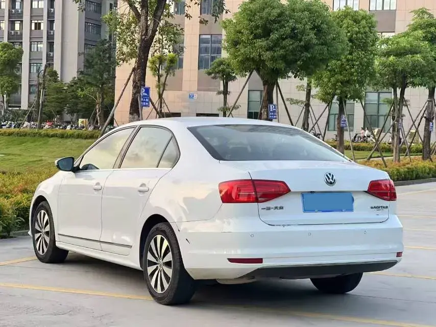 2018 VOLKSWAGEN SAGITAR thumbnail 4