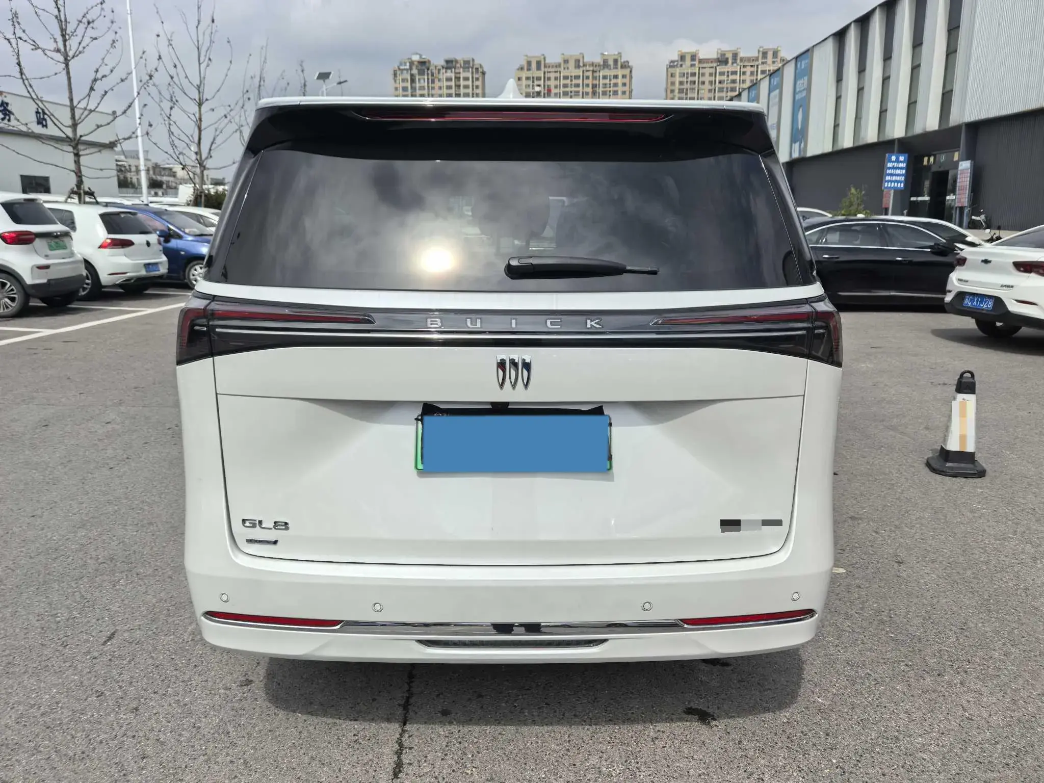 2025 BUICK GL8 thumbnail 4