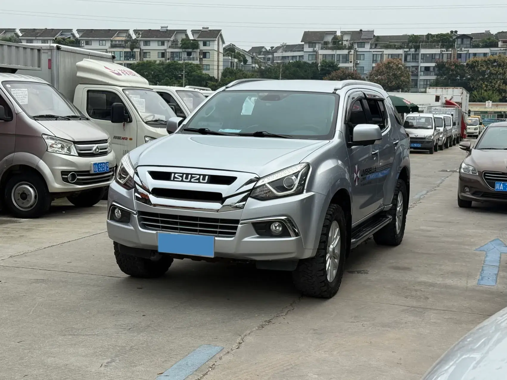 2018 ISUZU MU-X view 1